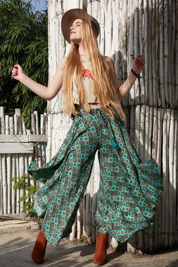 Zephyr Abstract Printed Flared Pants Teal Carpet